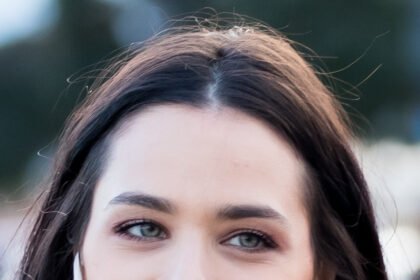 amira pocher