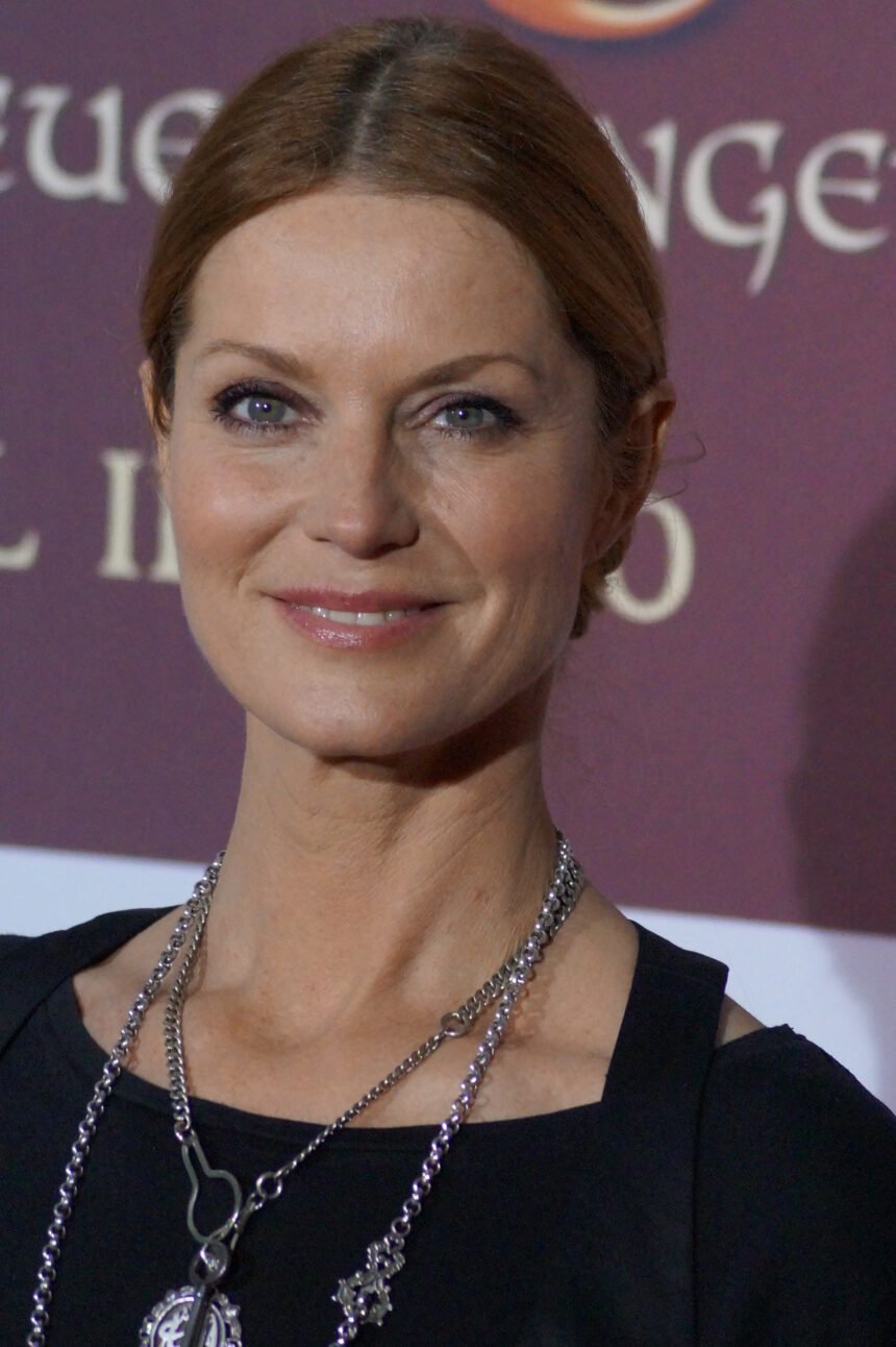 esther schweins